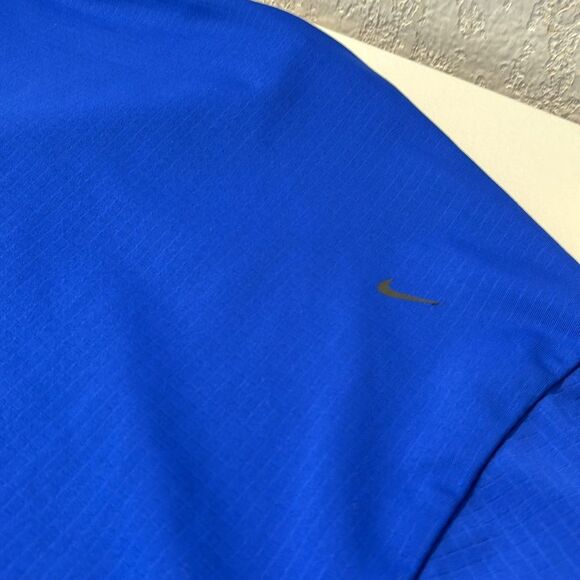 Nike Tiger Woods Platinum Dri-Fit Men's Polo (L) - Picture 5 of 5